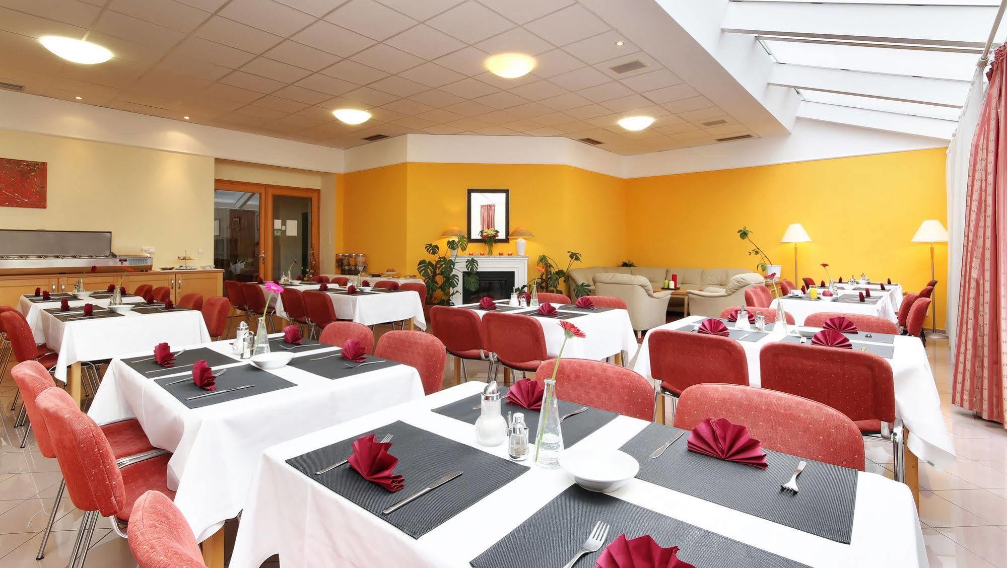 City Apart Hotel Brno Exterior photo