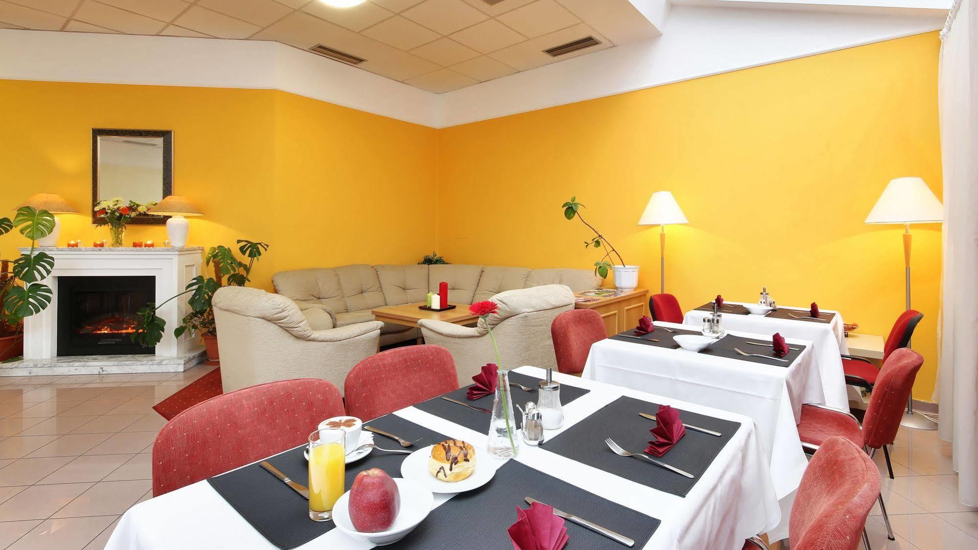 City Apart Hotel Brno Exterior photo